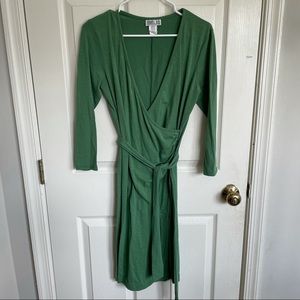 ⭐️ Green Dress Size 6